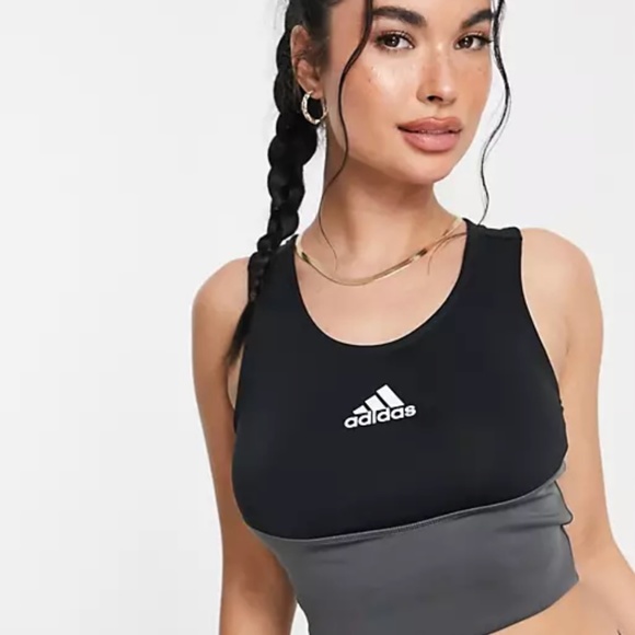 Brand New Adidas DESIGNED TO MOVE COLORBLOCK 3-STRIPES CROP TOP - Picture 2 of 15